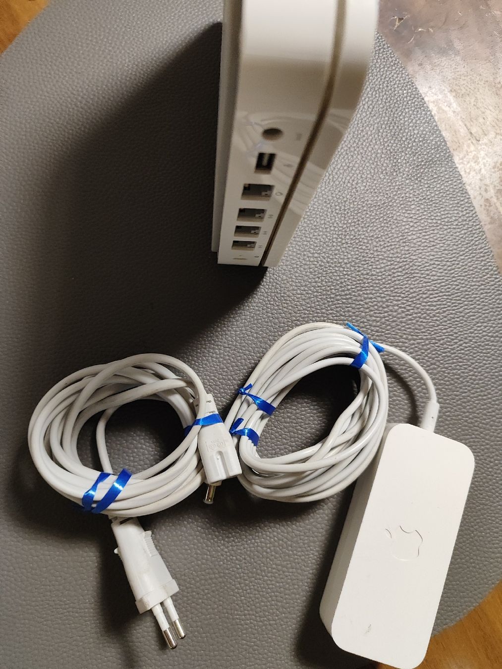 Apple Modem & Router: Apple A1354 - Wifi Router – Usato da Mülligen venduto da vagos85 3