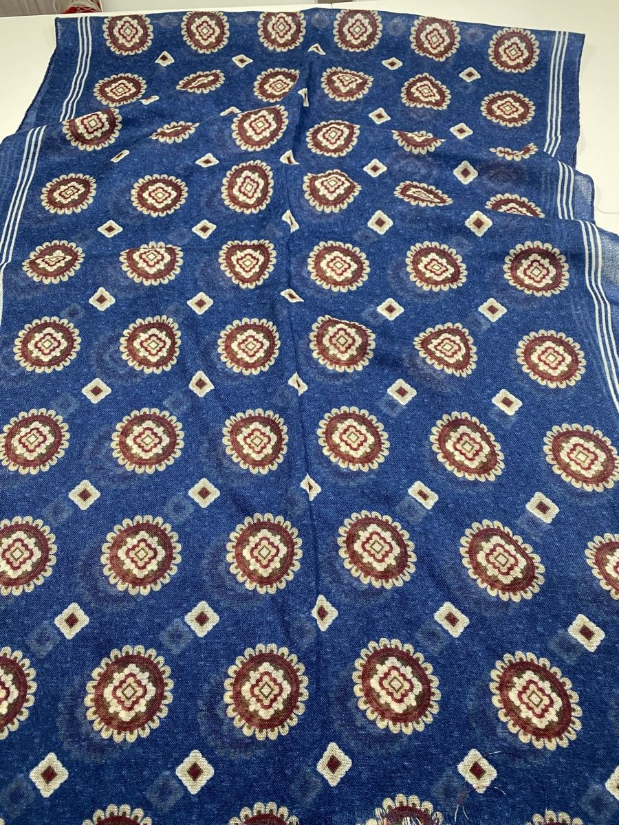 Foulard & Sciarpe: Wolle Schal 🌸 – Usato da Opfikon venduto da Luis144 4