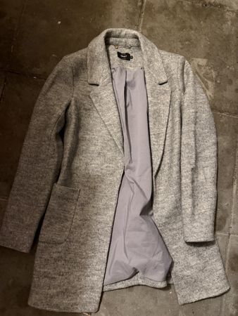 Damen Mantel ONLY grau Grösse 36 neuwertig