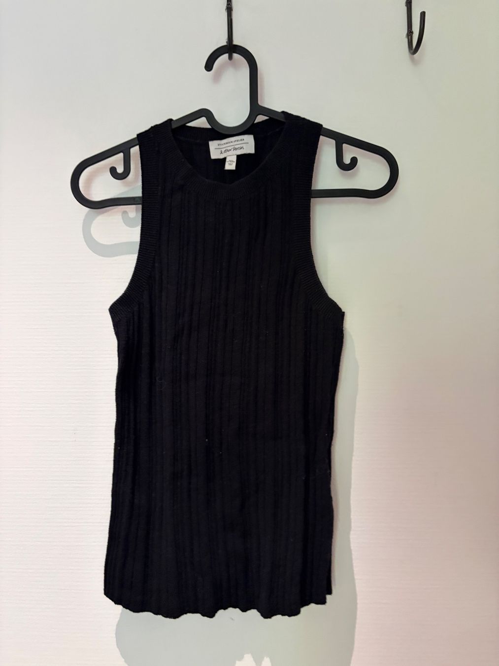 Other Stories Top: OTHER STORIES black top – Nuovo e nell'imballaggio originale da Zürich venduto da mon_ht6w