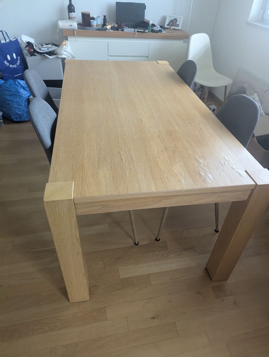 Tische: Esszimmertisch Holz mit 4 Stühlen – Gebraucht aus Glattpark(Opfikon) von mar_8r88