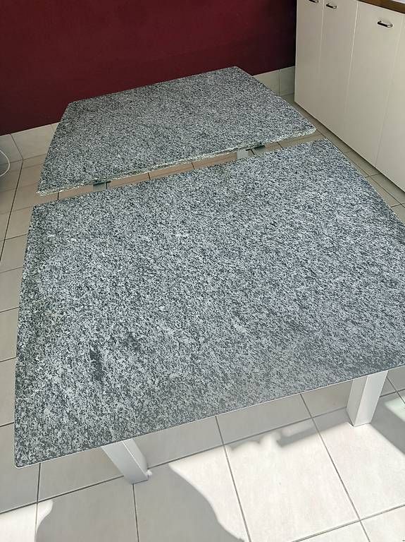 Tische: Granit-Esstisch – Gebraucht aus Kirchberg BE von daeni10 1