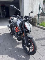 Verkaufe KTM Duke 125 in Mattgrau/Orange