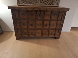 Rustic Wooden Cabinet - Rustikaler Holzschrank