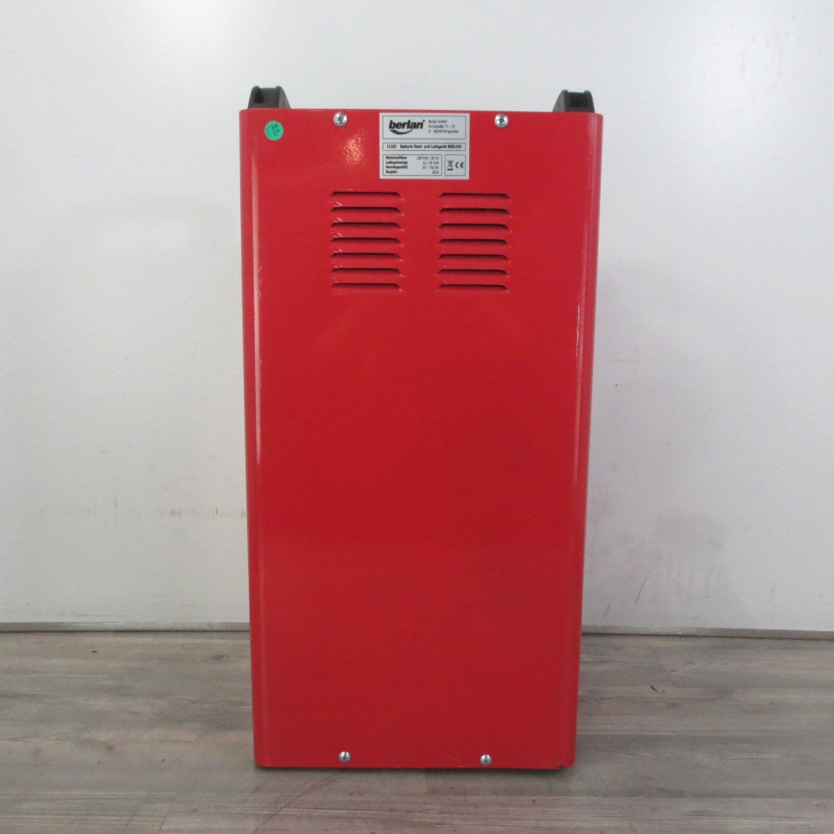 Chargements: Start und Ladegerät Starthilfe 12/24 V Batterieladegerät – D'occasion à Baar par Werkzeugzentrum 6