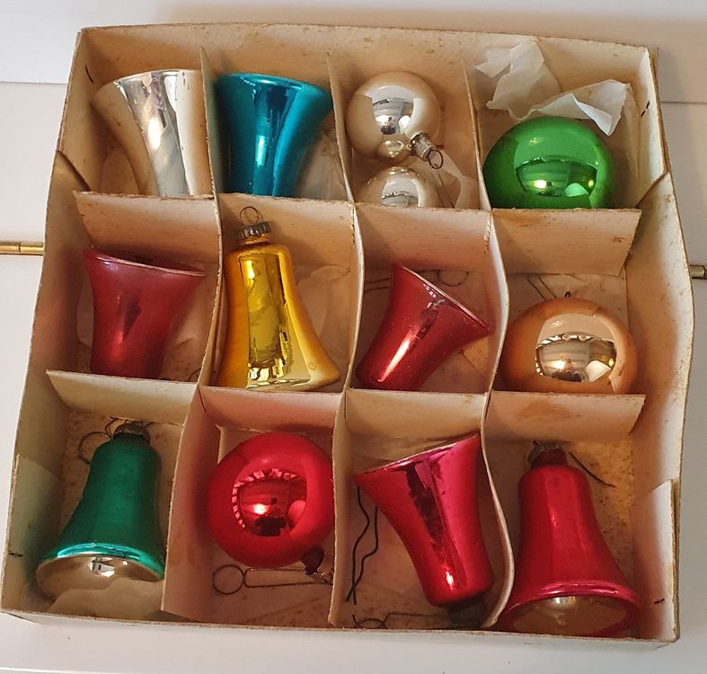 Antike Weihnachtskugeln in Karton gemäss Foto ab Fr. 10. Kaufen auf