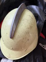Feuerwehrhelm antik beige mit Kamm gebrauchter Zustand