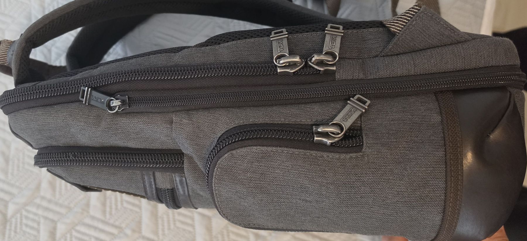 Tumi Rucksäcke: Tumi Laptop Backpack Unisex Grey – Gebraucht aus Bassersdorf von LiveLove 2