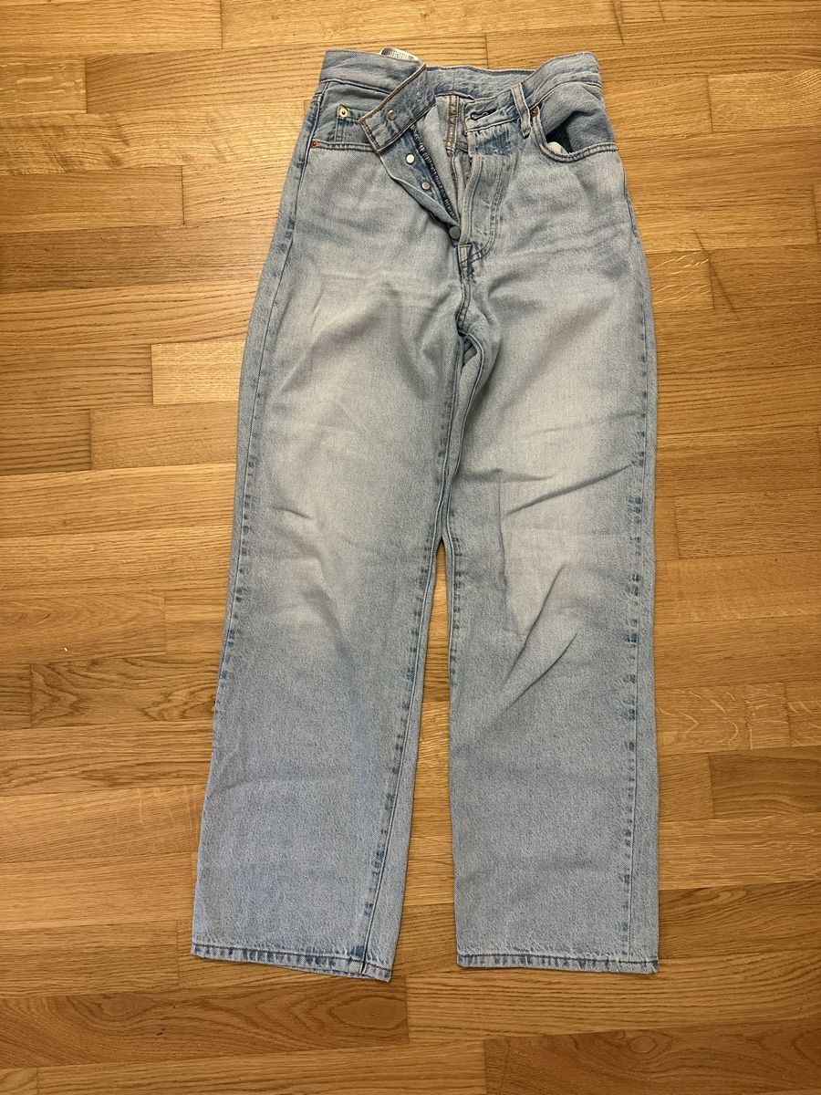 Levi's Jeans: Levis Ribcage – Usato da Luzern venduto da LauraLynnMeier