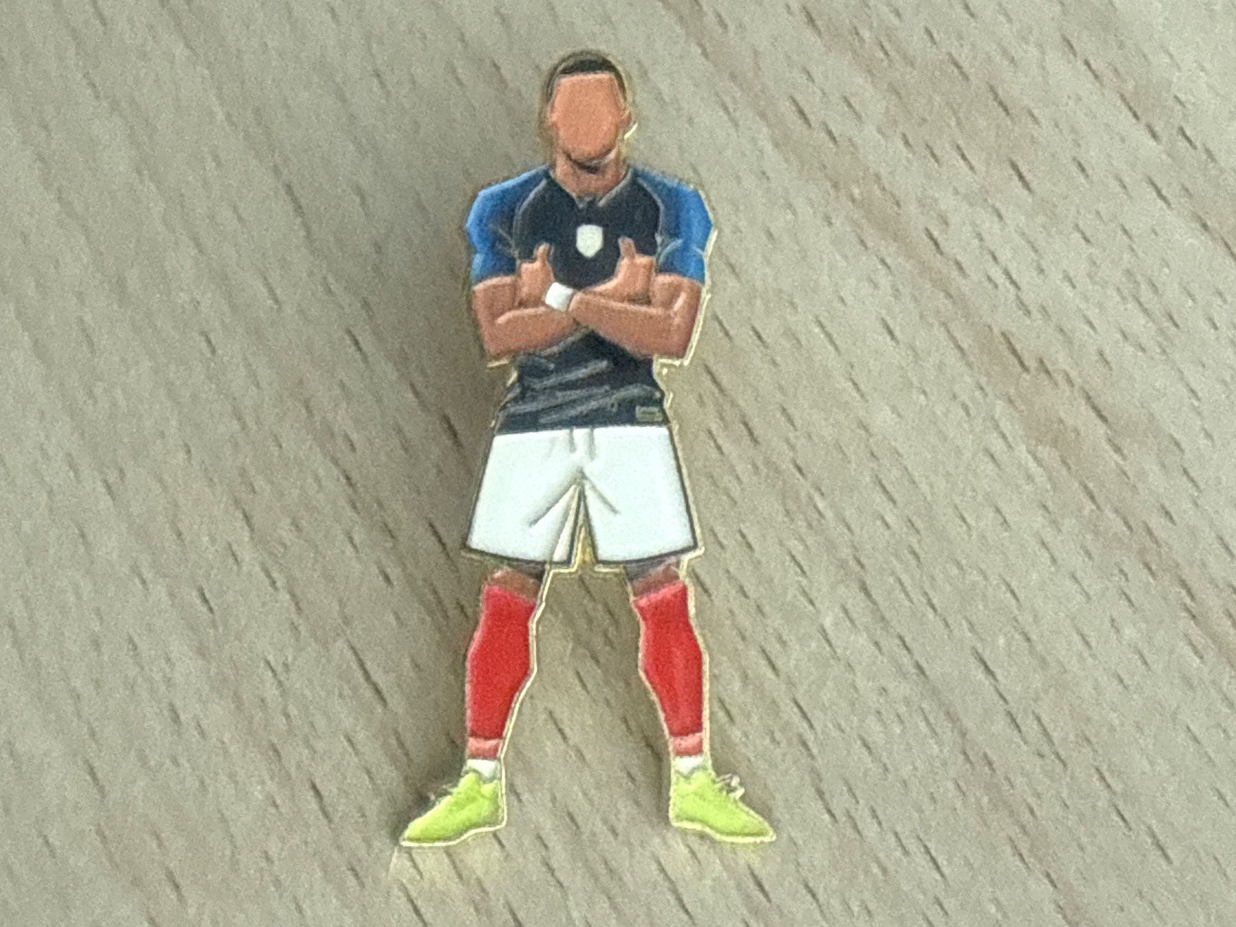 Placchette & Badge: Pin Mbappe – Usato da Glattbrugg venduto da Schweigmatt