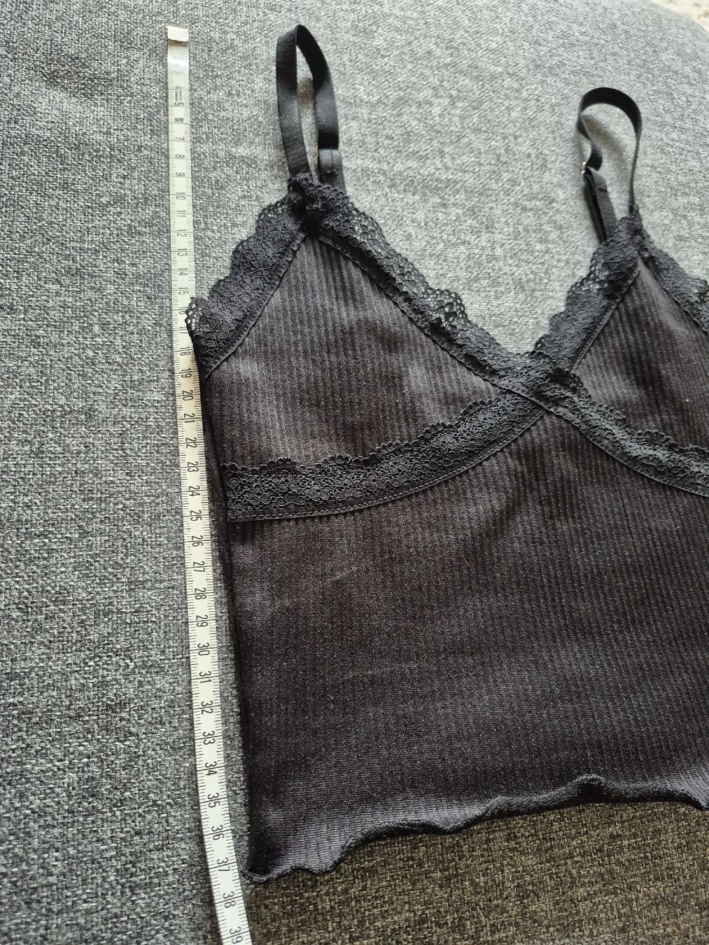 H&M Tops: Crop top H&M Divided XS – Gebraucht aus Lausanne von claire1401 3