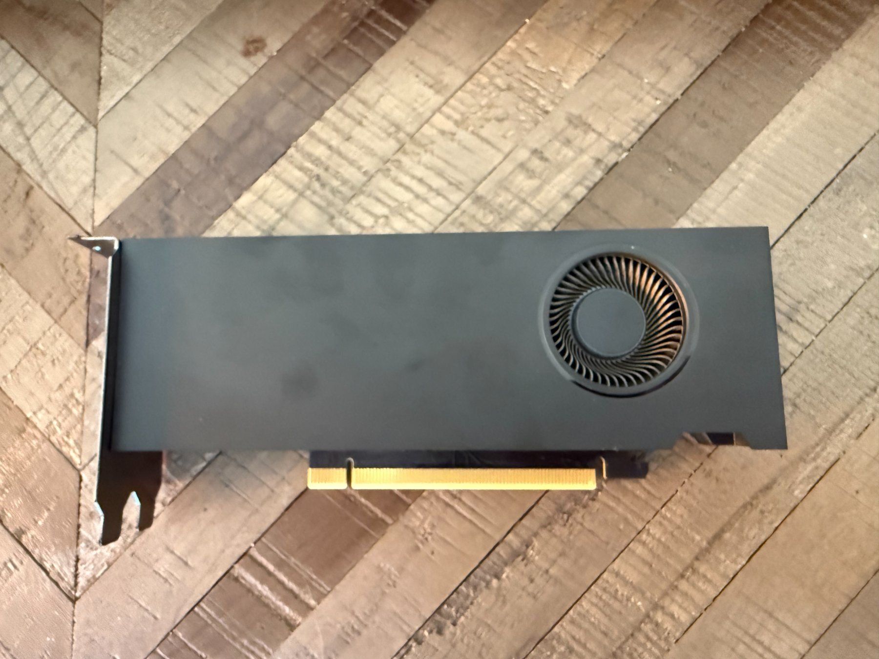 Nvidia Cartes graphiques: NVIDIA RTX A2000 6GB + OVP (1/2) – D'occasion à Mellingen par wattana 4
