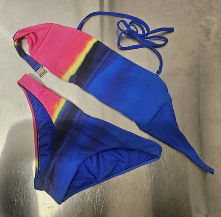 Bikini Polo Ralph Lauren setzt farbenfrohe Farbverläufe