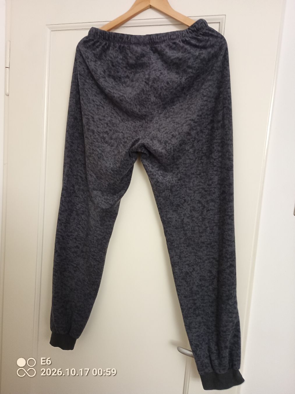 Disney Hosen: Freizeithose Marke: Disney – Gebraucht aus Zürich von Mitzi6 1