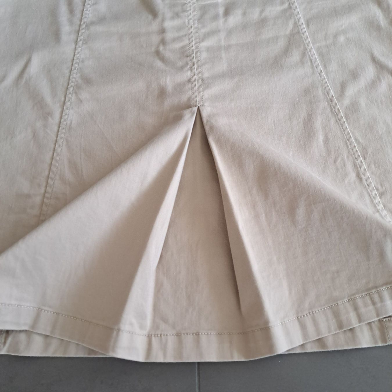 Gonne: Jupe d’été beige – Nuovo (secondo la descrizione) da Le Mont-sur-Lausanne venduto da olatiu 1