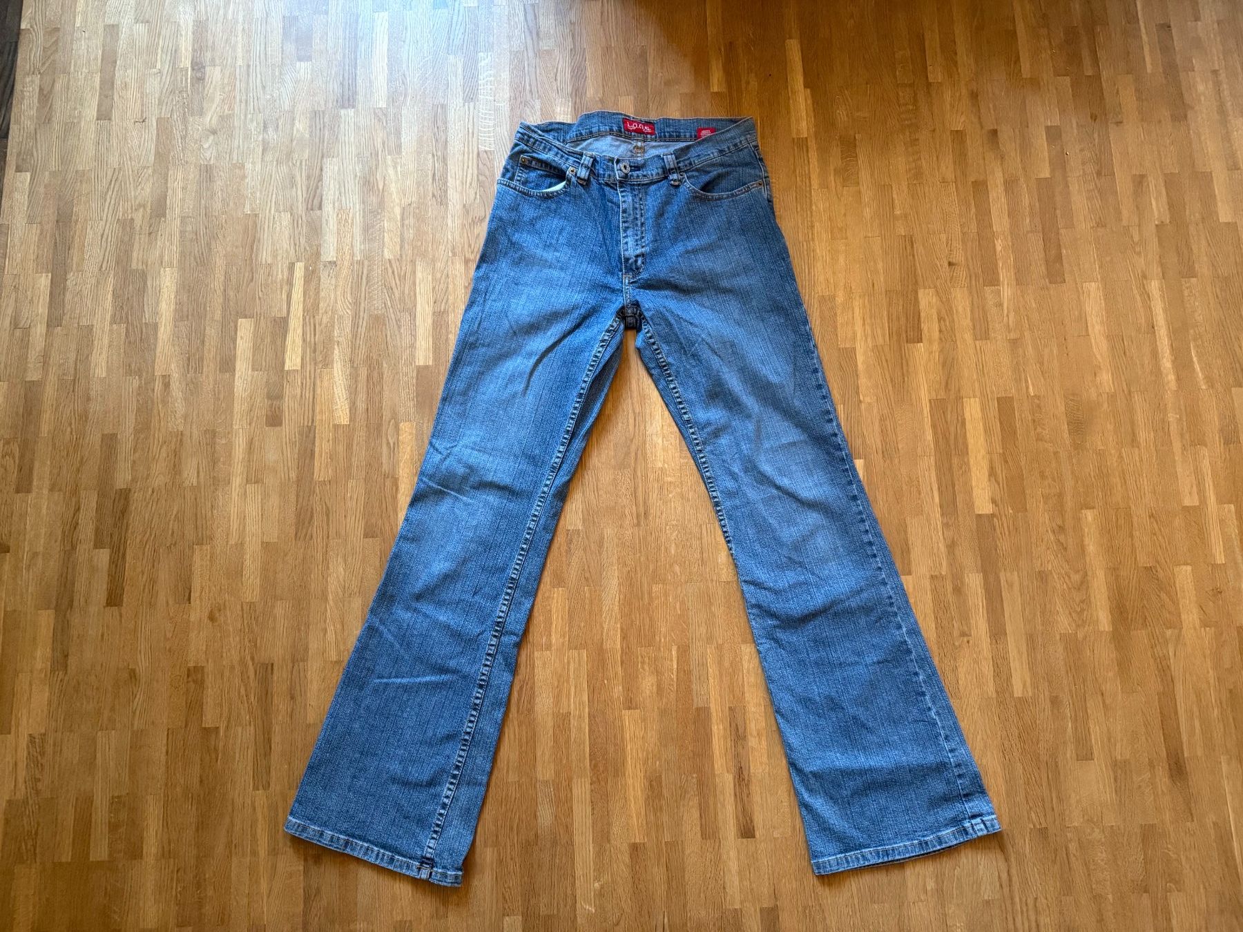 Jeans: Schöne Vintage-Schlaghose 90s/00s – Usato da Winterthur venduto da Bahareeba