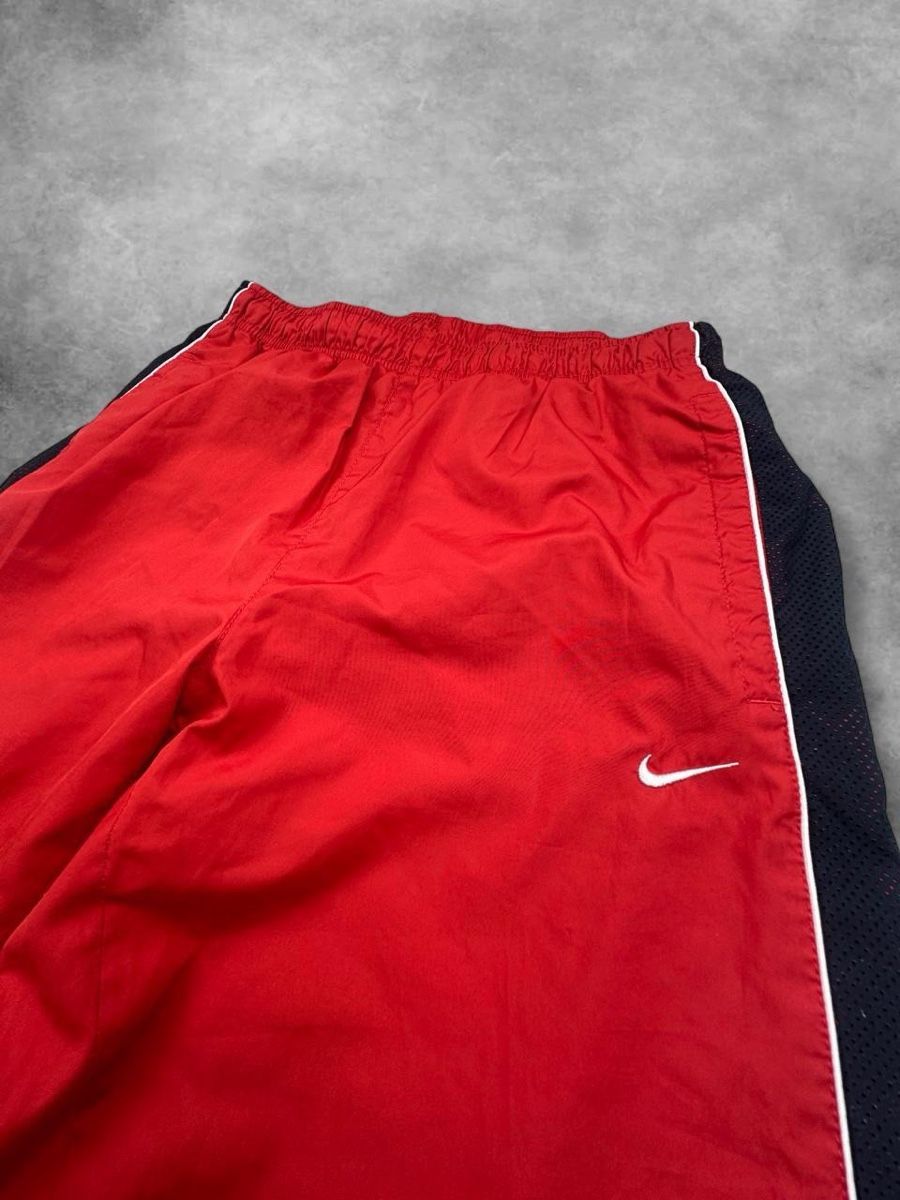 Nike Hosen: Nike red trackpant – Gebraucht aus Erlinsbach SO von TogaResell 1