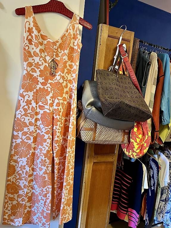 Jacken: VIDE-DRESSING sur Font en RDV privé  – Gebraucht aus Font von Etvous 3