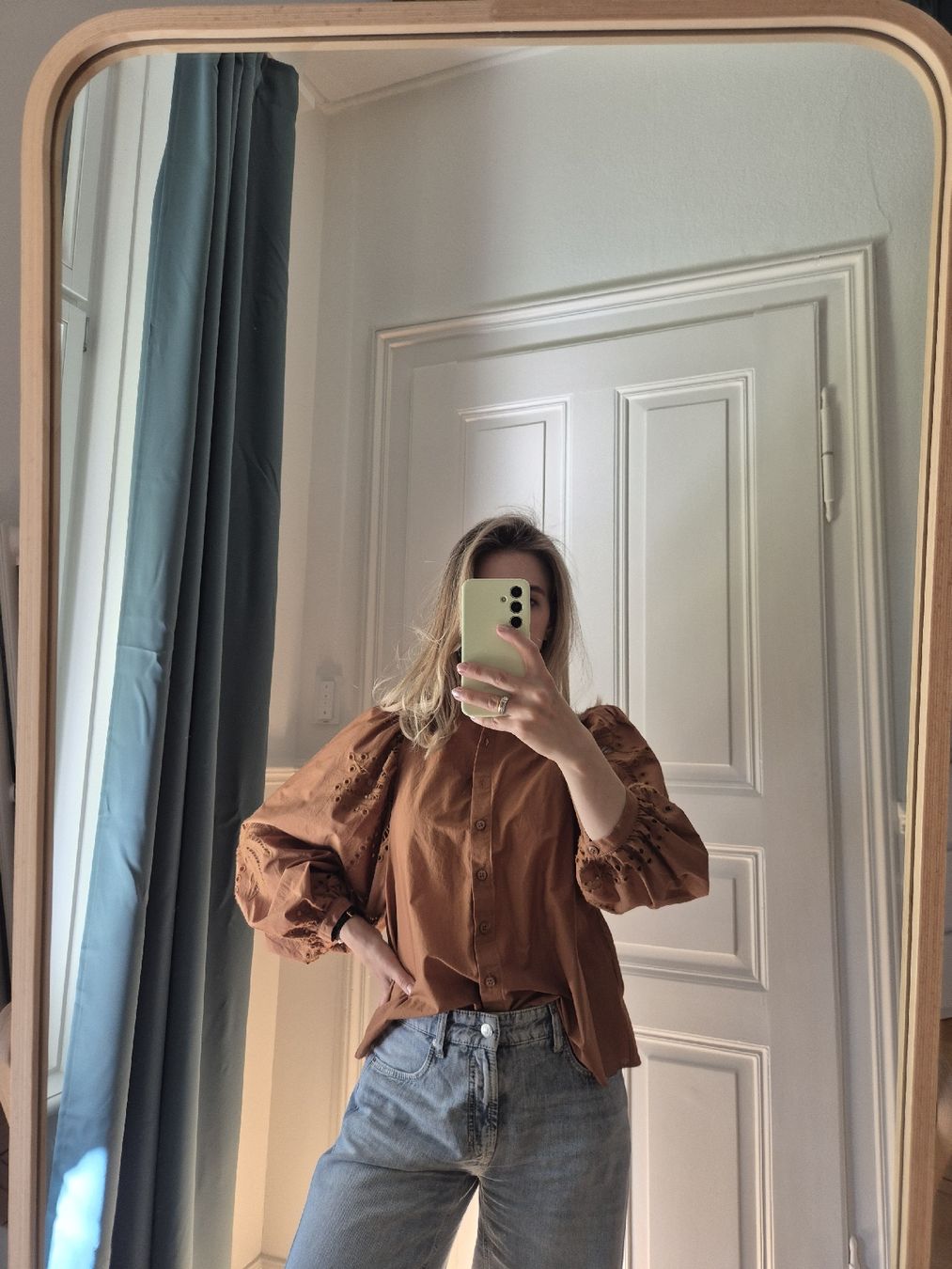 Camicette: Bluse mit Lochmuster braun – Usato da Winterthur venduto da vabit_9