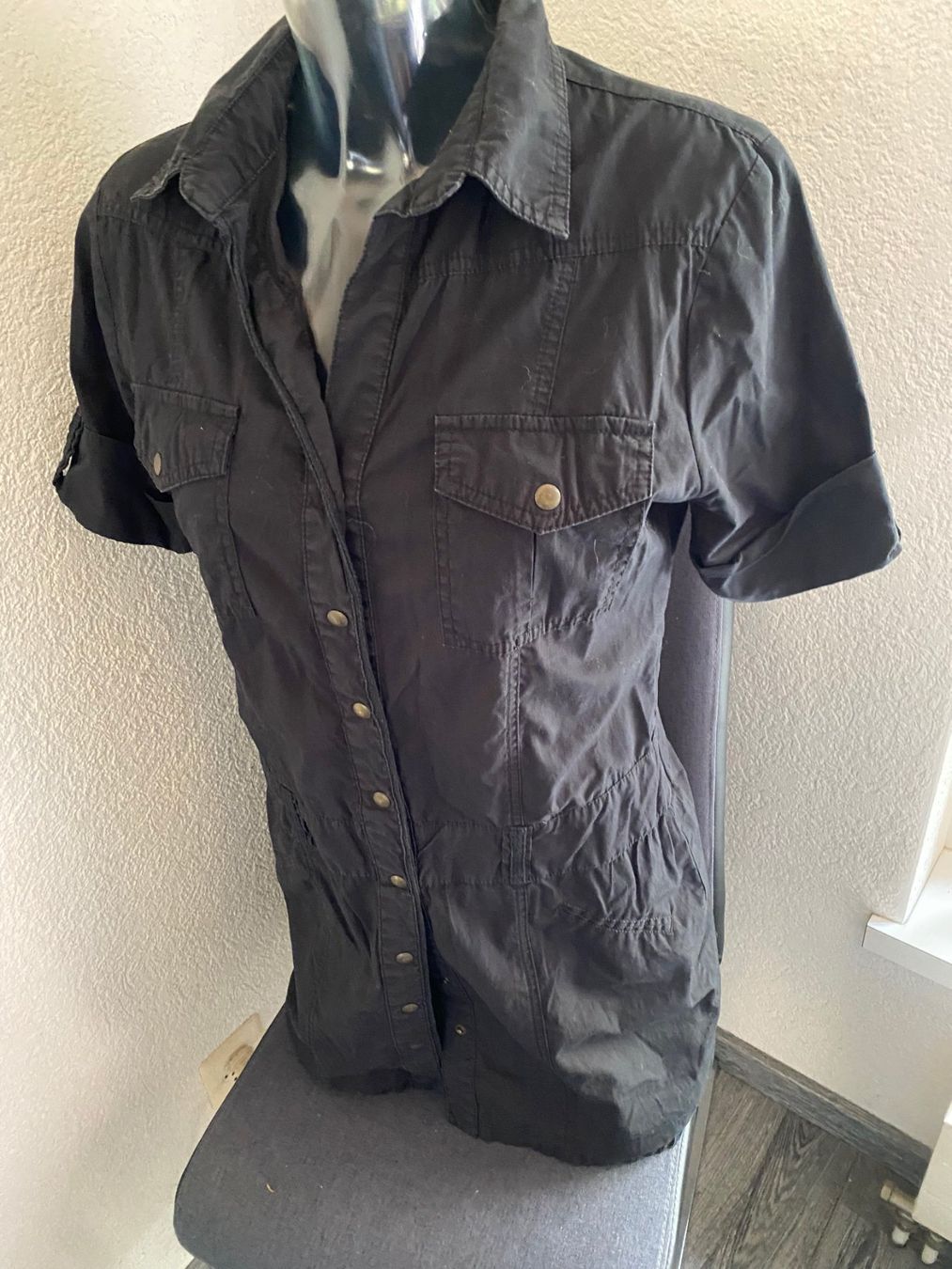 Kleider: Amisu Kleid schwarz Grösse 40 – Gebraucht aus Allenwinden von Obalu 1