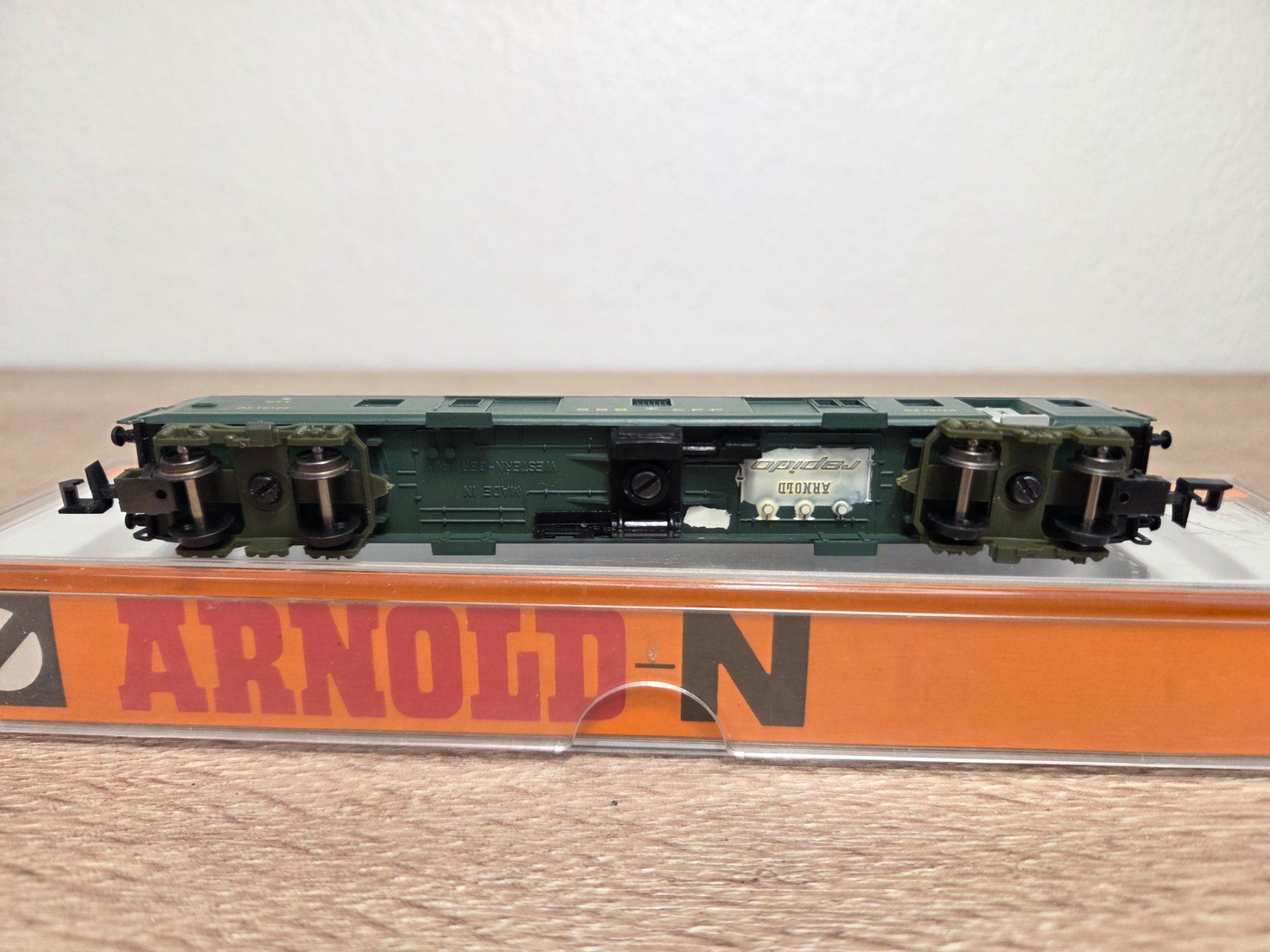 Arnold Modelleisenbahnen: Arnold N 3713 Gepäckwagen SBB – Gebraucht aus St-Aubin-Sauges von Lo_Go 2