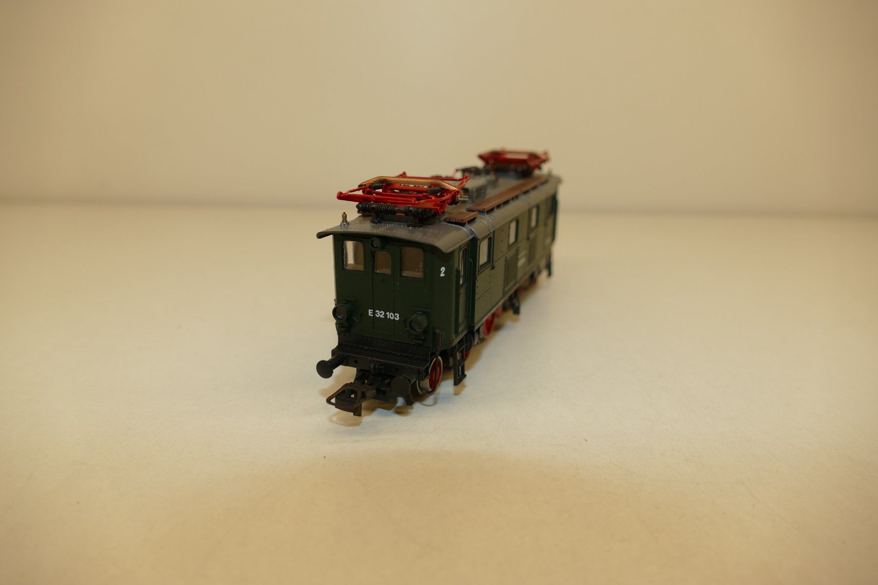 Roco Modellini di ferrovie: Roco H0: DB Elektrolok Baureihe 132 – Nuovo (secondo la descrizione) da Niederhasli venduto da rail-duerst 2