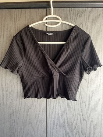 T-shirt noir effet croisé