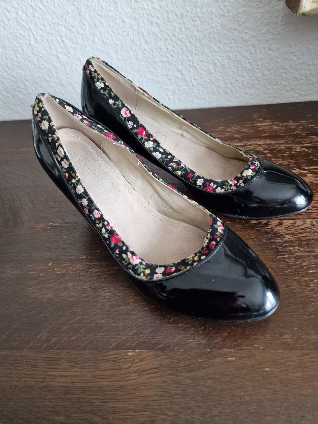 Scarpe da donna: Dirndlschuhe Schwarz mit Blumenrand – Grösse 40 – Usato da Zumikon venduto da pat_m55d 6