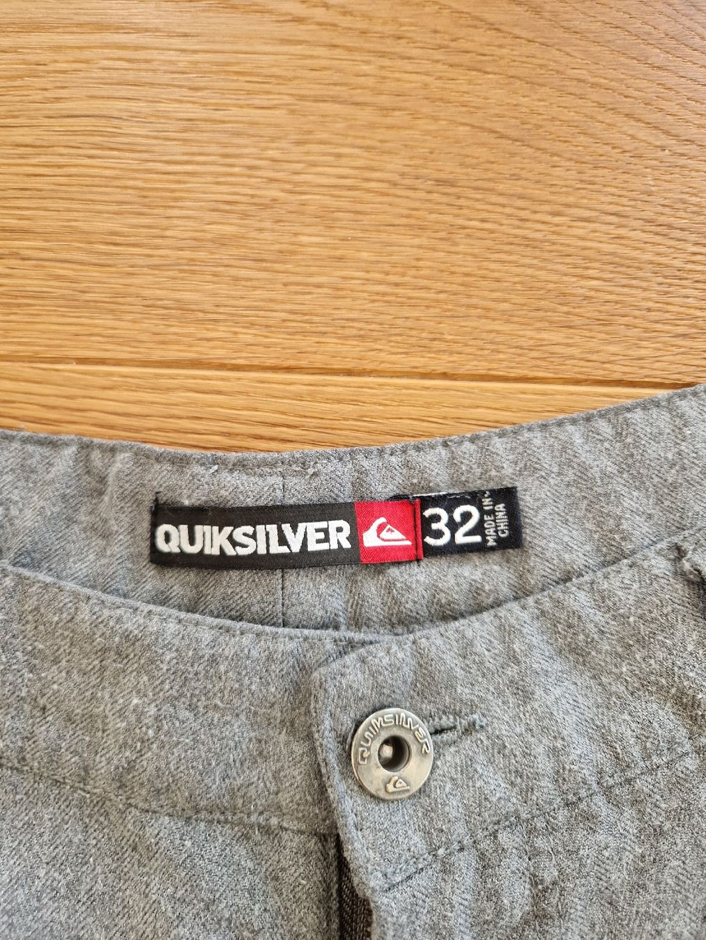 Quiksilver Pantaloni: Quiksilver Shorts Herren – Usato da Eschenbach SG venduto da SanFranciscoCalifornia 1