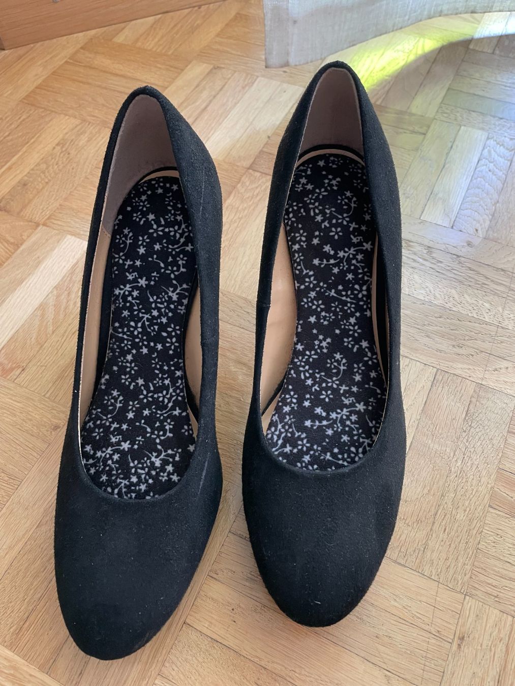 Graceland Chaussures femmes: Schwarze Pumps – D'occasion à Lachen SZ par portbrin 1