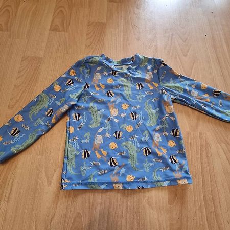 Kinder UV-Badeshirt UPF 80 Gr. 98/104  wie neu