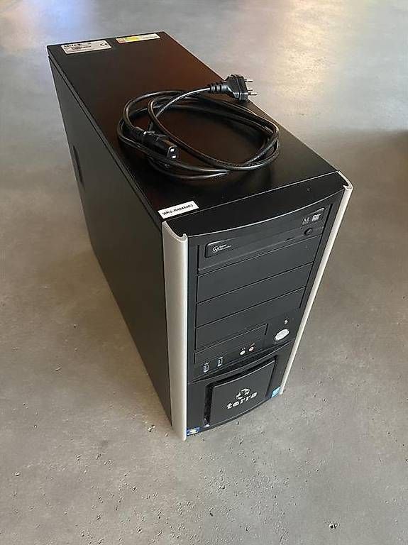 PC: TERRA WORKSTATION 7300  / Serien-Nr. R4848403 – Usato da Gelterkinden venduto da Laborplaner