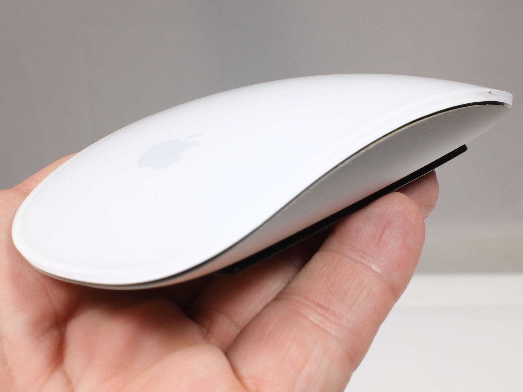 Apple Souris: APPLE Magic Mouse Model A1296 inkl. 2 AA-Batterien – D'occasion à Lobsigen par Markus_Haenggi_Bern 1