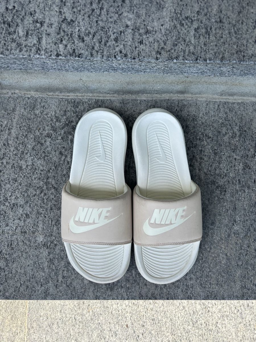 Nike Scarpe da donna: Nike Slide Sandale, Rosa/Beige, Grösse 38  – Usato da Kehrsatz venduto da lea_sk9s