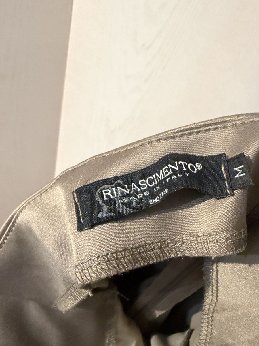 Kleider: Rinascimento Kleid beige – Gebraucht aus Herisau von Usuperman 1
