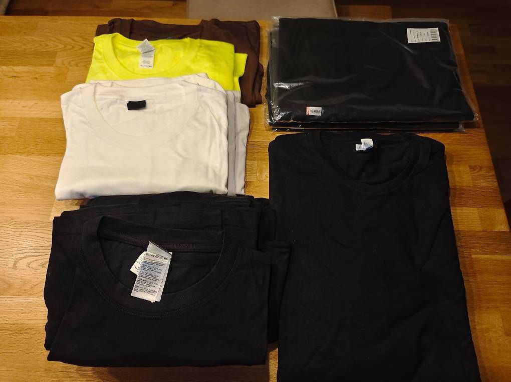 Maglioni & Felpe: T SHIRTS, PULLOVER, HOODIES, JACKEN grosse Grössen – Usato da Altbüron venduto da Previa0 2