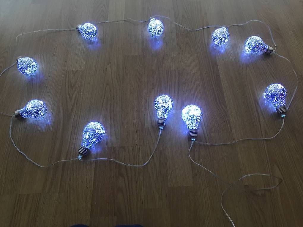 Guirlandes lumineuses: Guirlande  – D'occasion à Corcelles-pres-Concise par Dilem 2