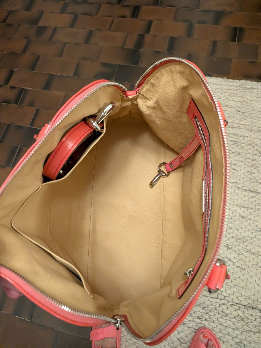 Sacs femmes: Mollerus Handtasche rosa mit Silber – D'occasion à Solothurn par Fleur73 1