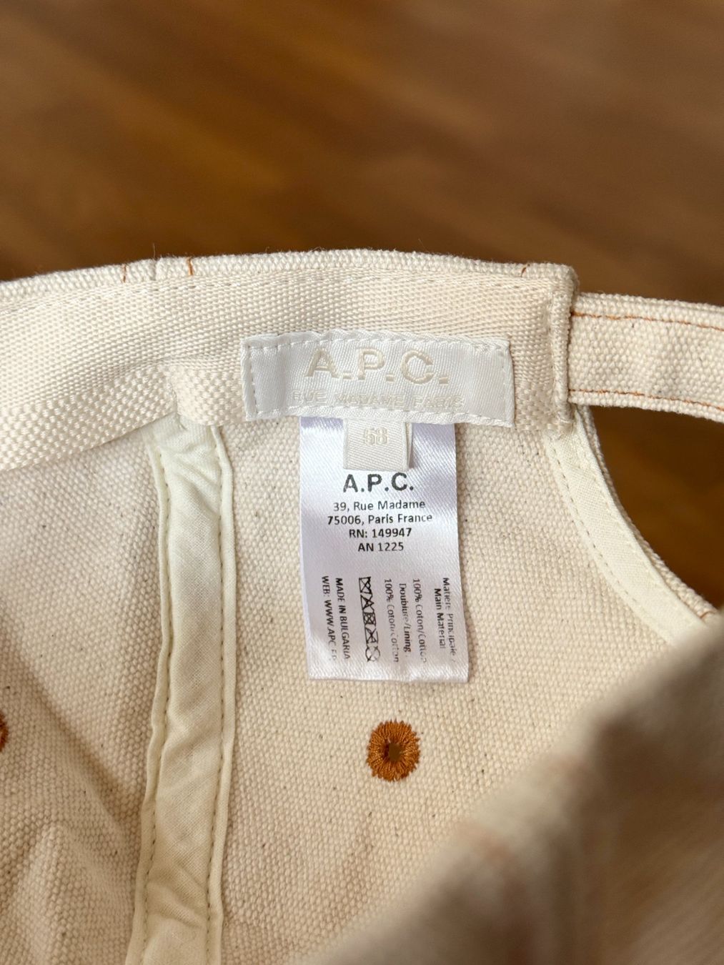 Chapeaux, bonnets & casquettes: A.P.C. Baseballcap ecru, Grösse 58 – Neuf (Voir description) à Riehen par lor_d5w8 1