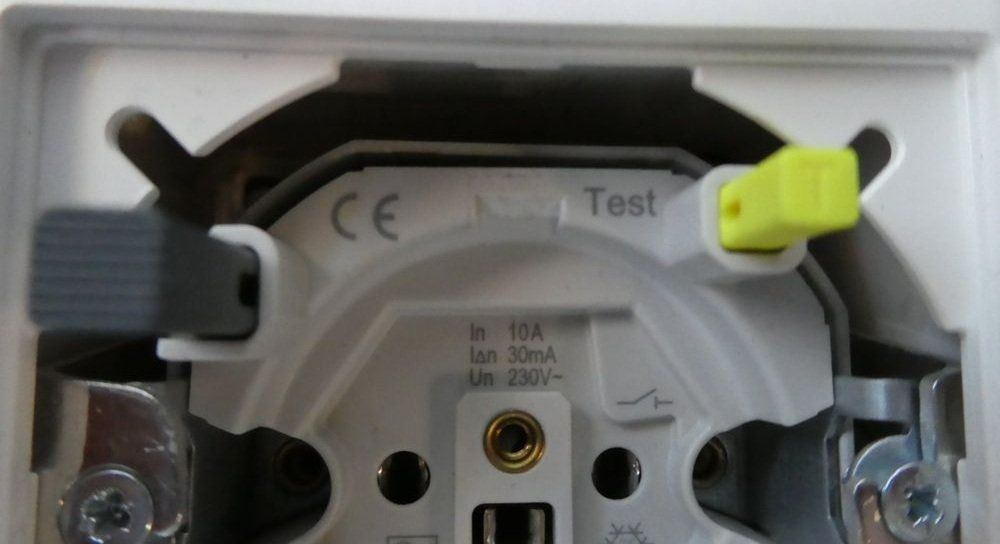 ABB Spine: FI SIDOS ABB S3CH1030 im Aufputz Gehäuse – Usato da Zuchwil venduto da Beppe_25.3 2