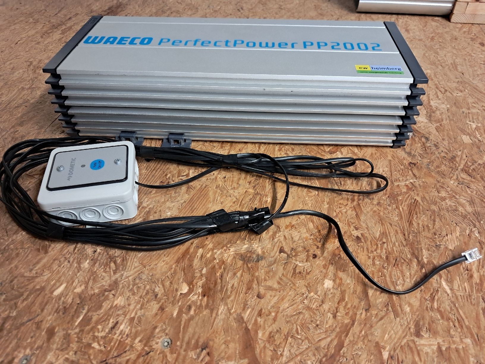 Wechselrichter: Waeco PerfectPower PP2002 Wechselrichter gebraucht – Gebraucht aus Frümsen von reto4168