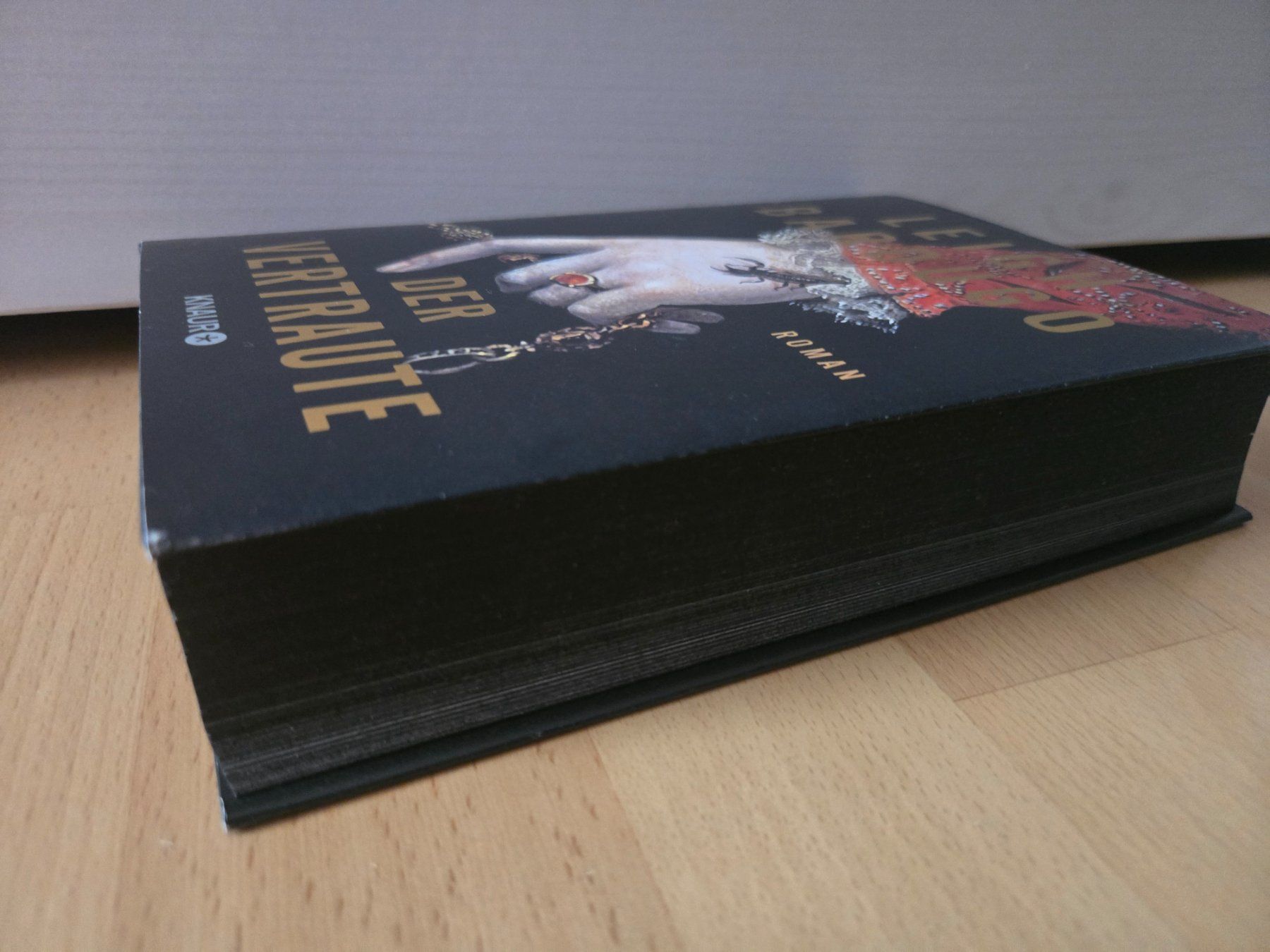 Libri: Leigh Bardugo - Der Vertraute – Usato da Dürnten venduto da Nathi_11 4