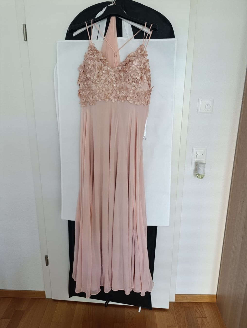 Vestiti: Carla Ruiz Kleid – Nuovo (secondo la descrizione) da Niederrohrdorf venduto da c_f_zdn9