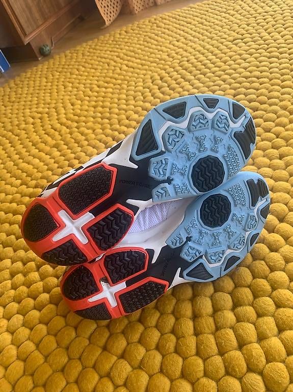 Herrenschuhe: Baskets Tarmak, T. 42 – Gebraucht aus Villars-sur-Glâne von Magdaka 3