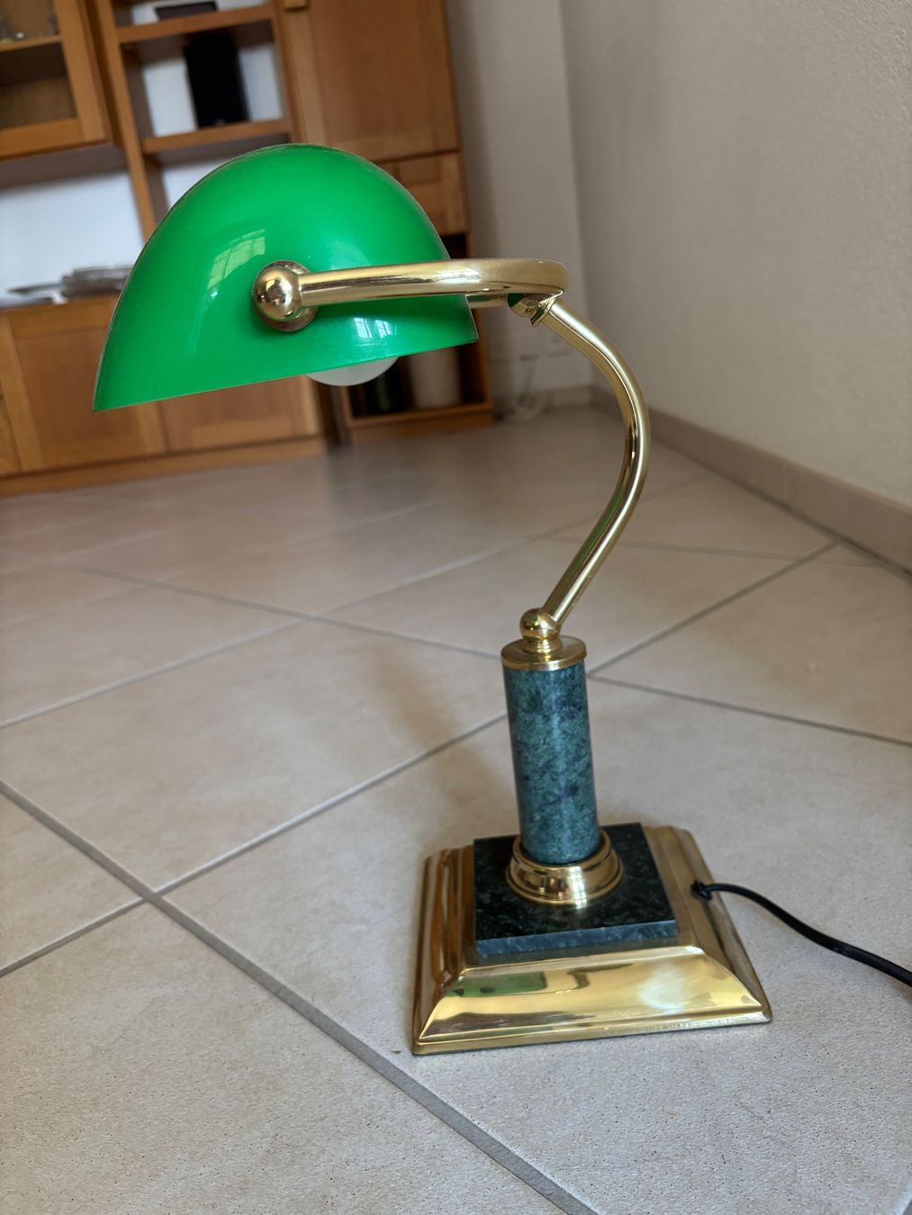 Lampade: Banker Lampe mit Marmor – Usato da Bubikon venduto da lontalk 2