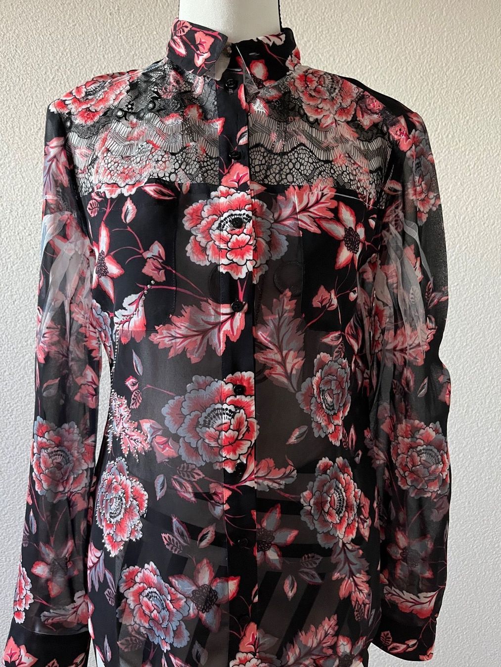 Guess Camicette: Guess Bluse Grösse XS – Nuovo (secondo la descrizione) da Grafstal venduto da fynesong 3