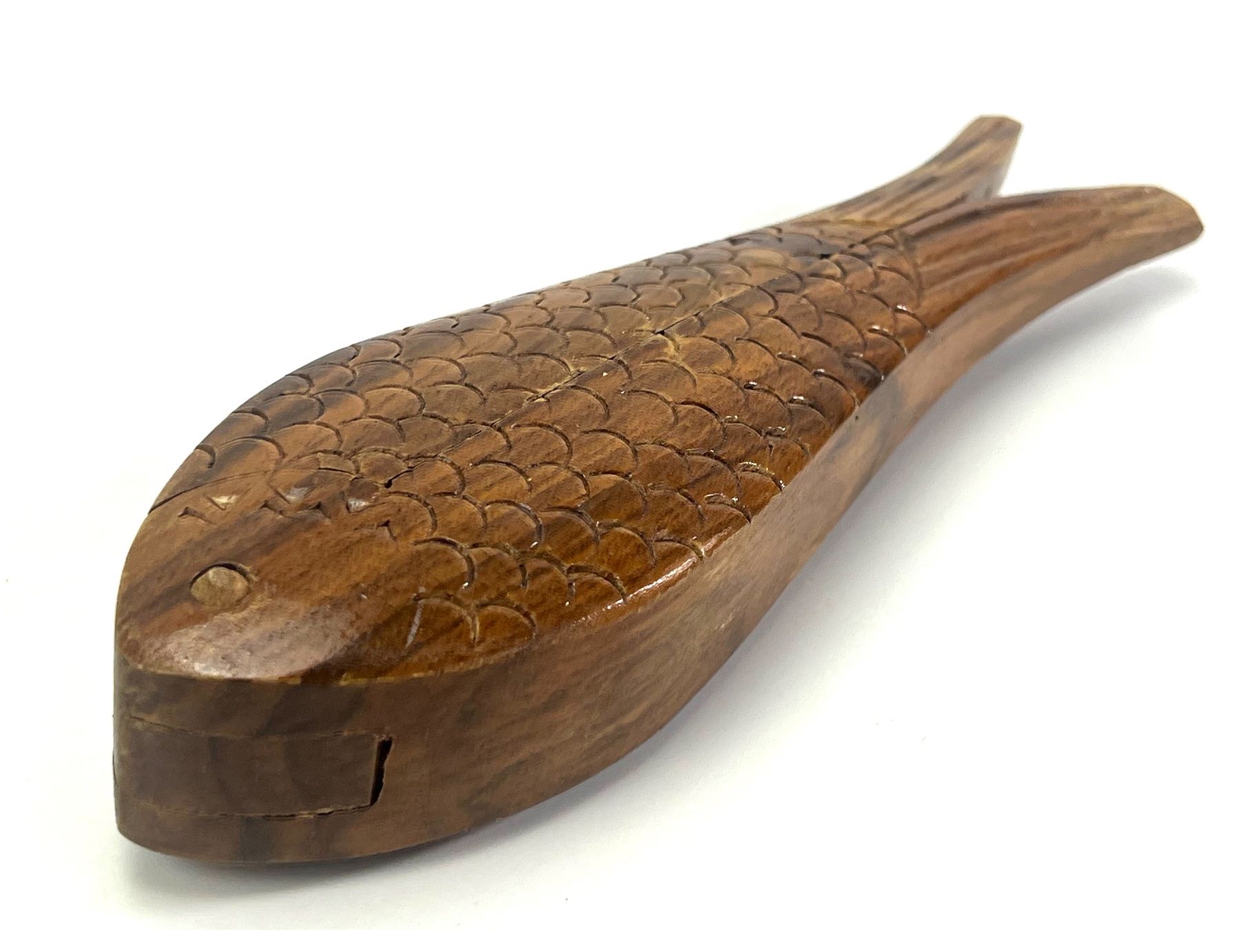 Küchengeräte: Holz Nussknacker Fisch geschnitzt – Gebraucht aus Zürich von Arche_Brockenhaus 1