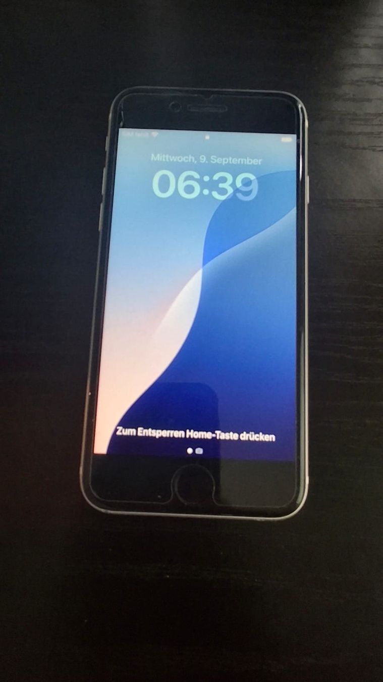 Apple Telefoni cellulari / Smartphones: Apple iPhone SE 128GB (White) – Usato da Wetzikon ZH venduto da ber_d7jl 1
