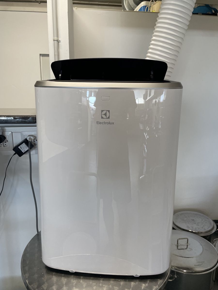 Electrolux Condizionatori: Mobiles Klimagerät Electrolux 12000 BTU – Usato da Schlieren venduto da pec_hf8n 1
