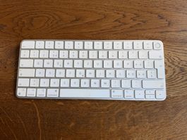 Apple Magic Keyboard mit Touch ID im Schweizerdeutschen Tast